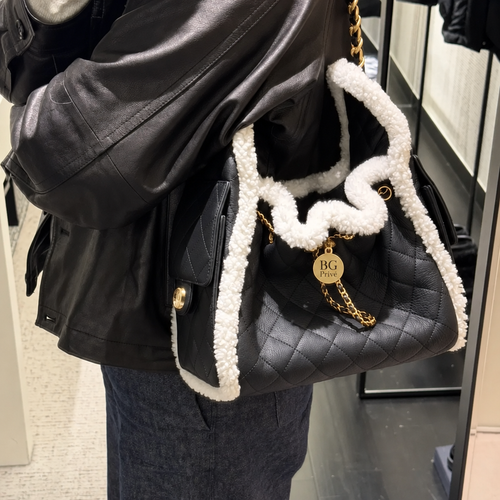 25 Small Handbag in Black &amp; White Calfskin