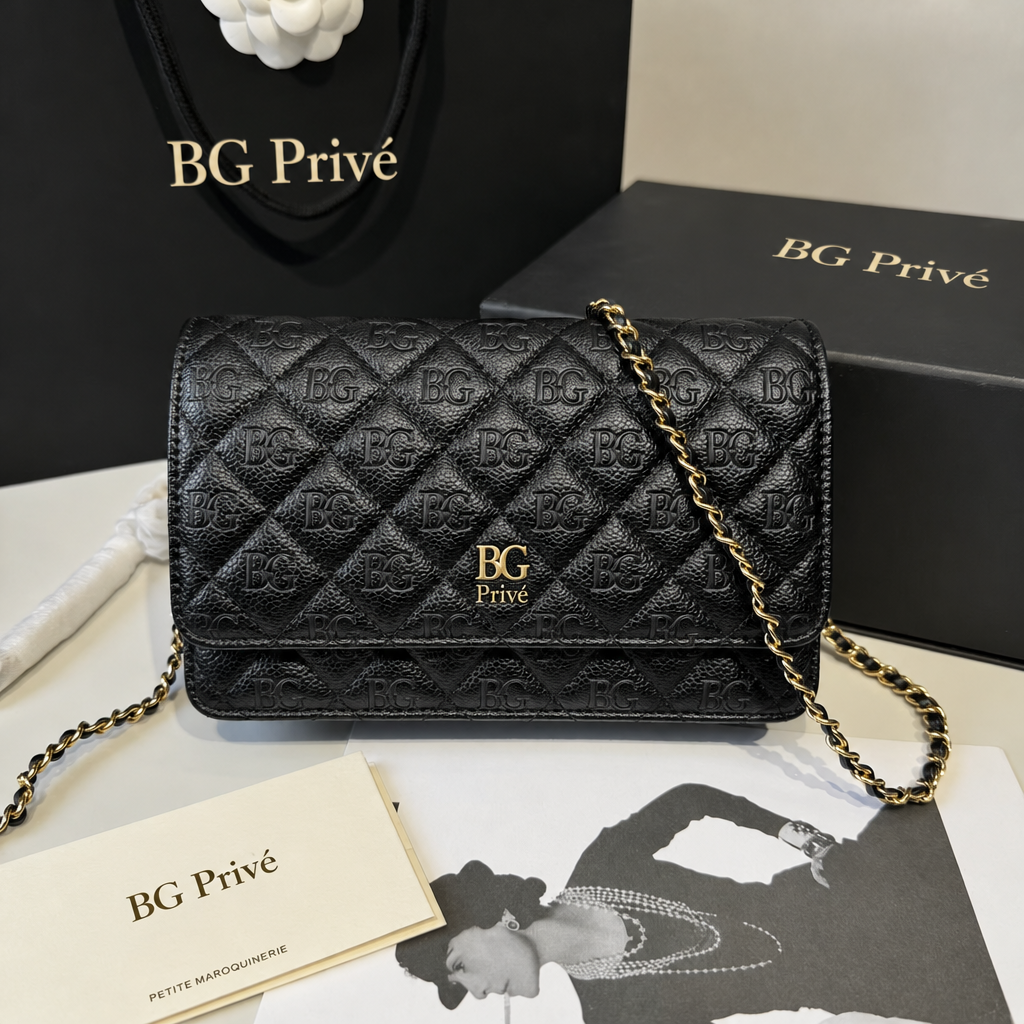 Classic Wallet on Chain in Black Grained Calfskin with Gold-Tone Hardware