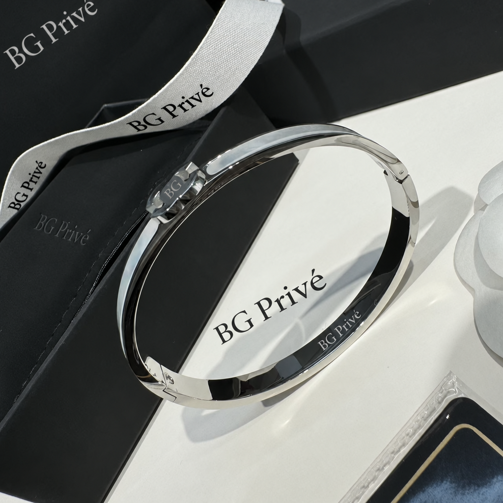Bangle with Pearlescent Inlay