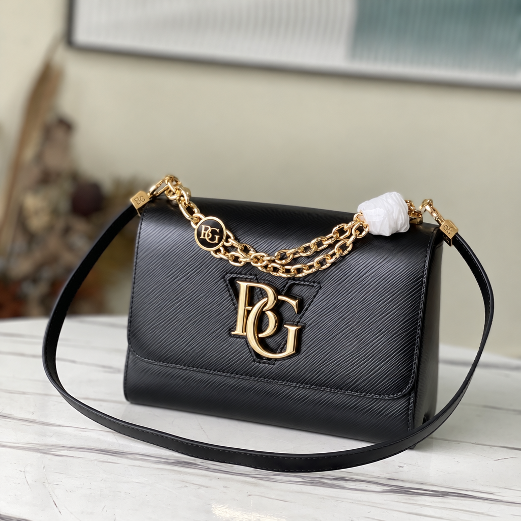Twist MM Epi Leather Bag in Black Noir M11723