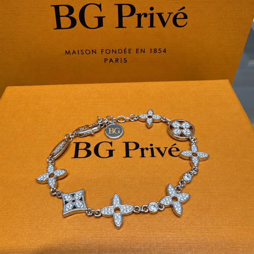 Idylle Blossom Multi-Motif Bracelet in White Gold and Diamonds