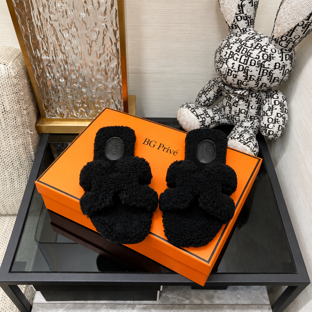 Oran Shearling Sandal in Black
