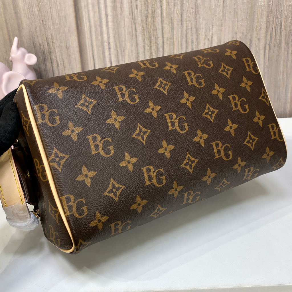 King Size Toiletry Bag in Monogram
