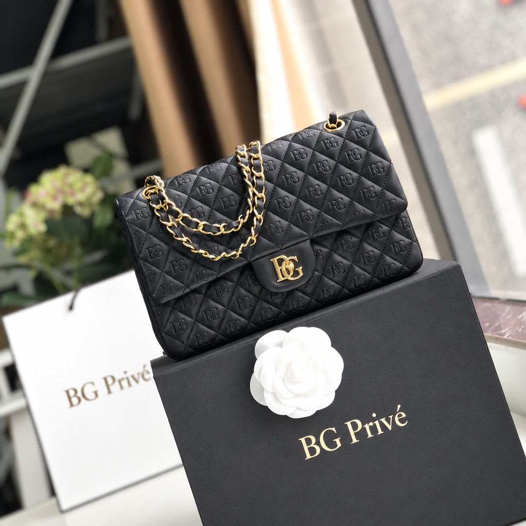 Classic 11.12 Handbag – Medium Black Classic Flap