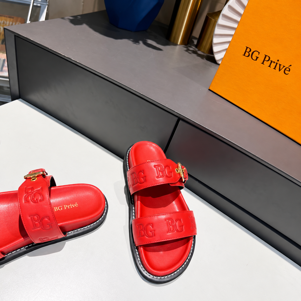 Bom Dia mule – Flat Mule in Bright Red Leather