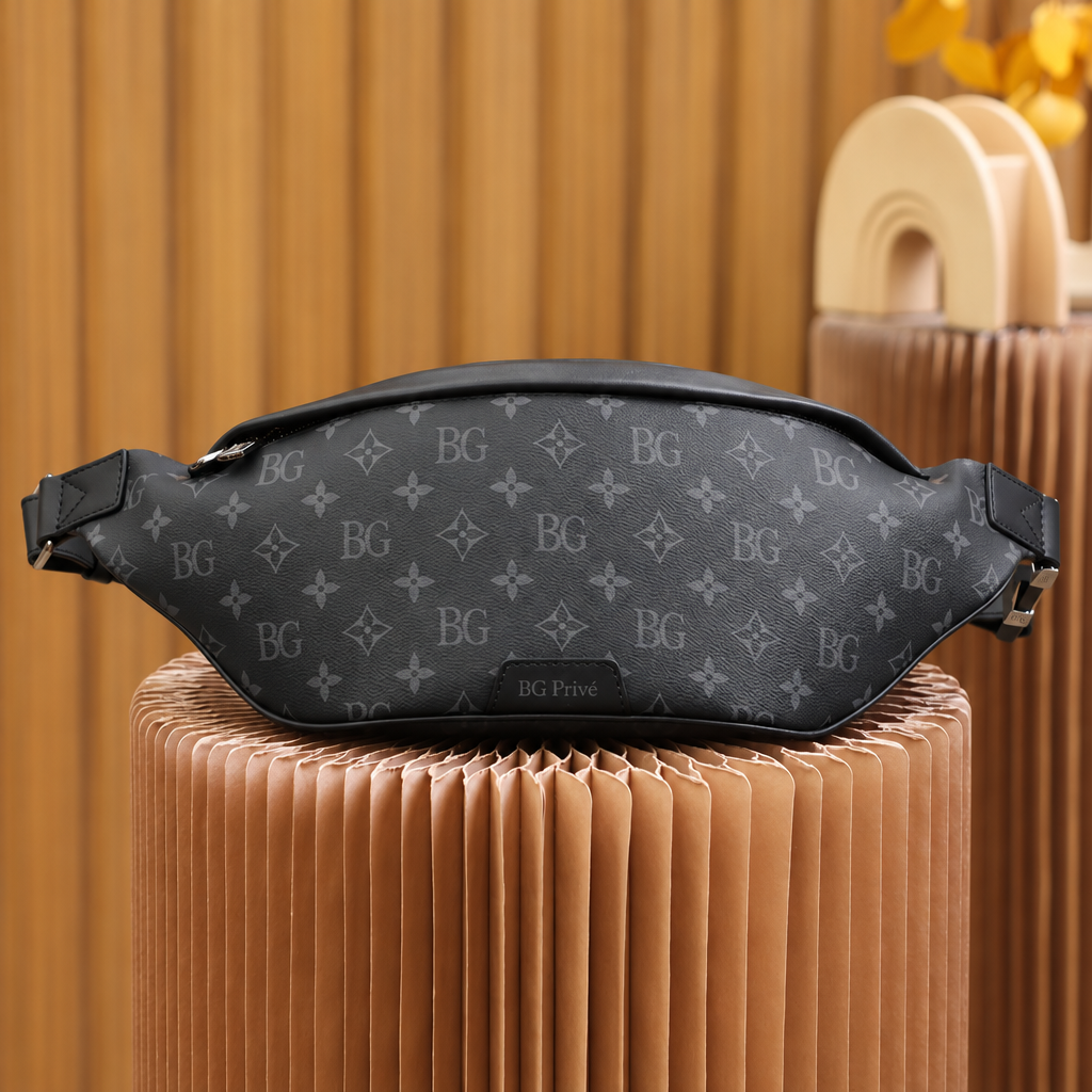 Discovery Bumbag Monogram Eclipse M44336