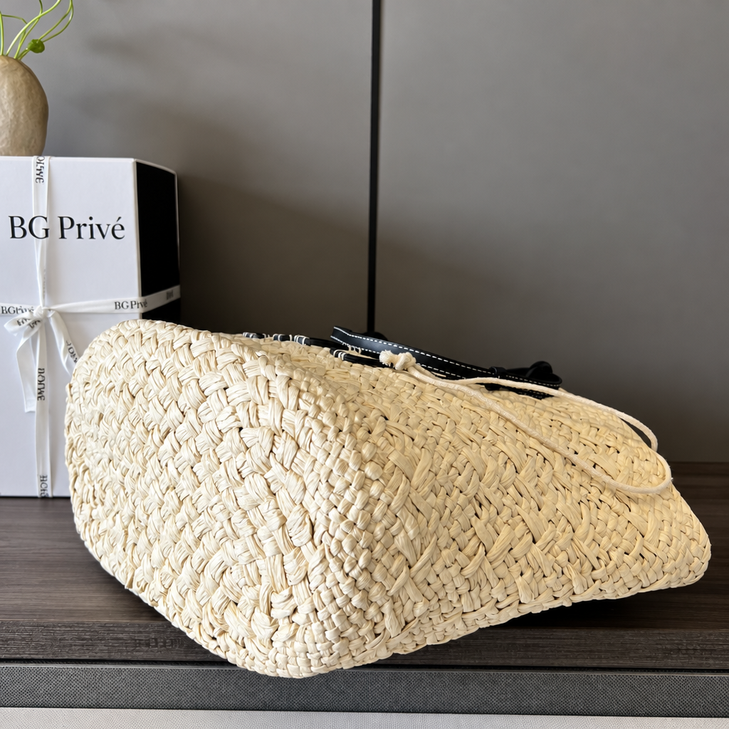 Medium Anagram Basket Bag in Iraca Palm and Calfskin - Natural/Black