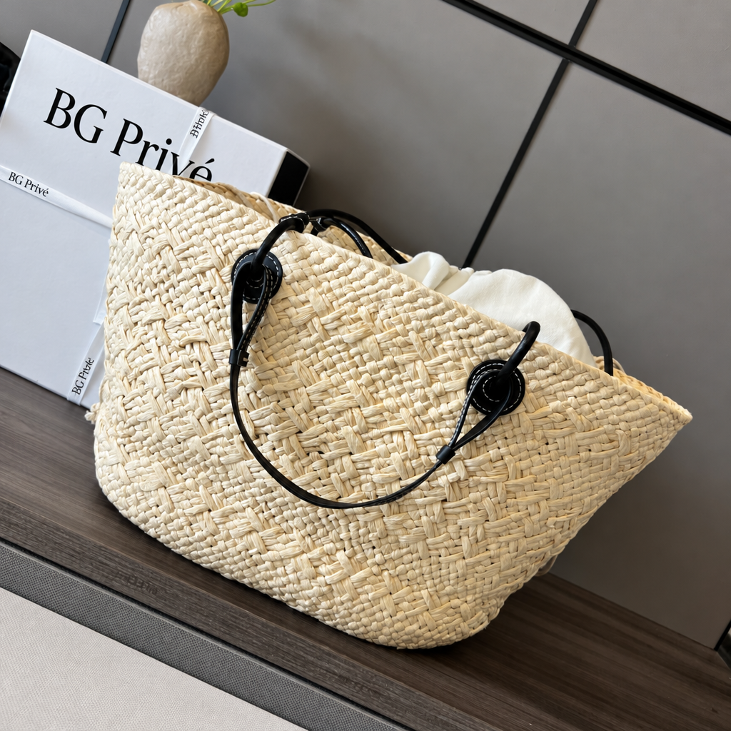 Medium Anagram Basket Bag in Iraca Palm and Calfskin - Natural/Black