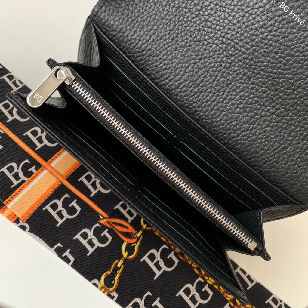 Iris Wallet in Black Mahina Leather