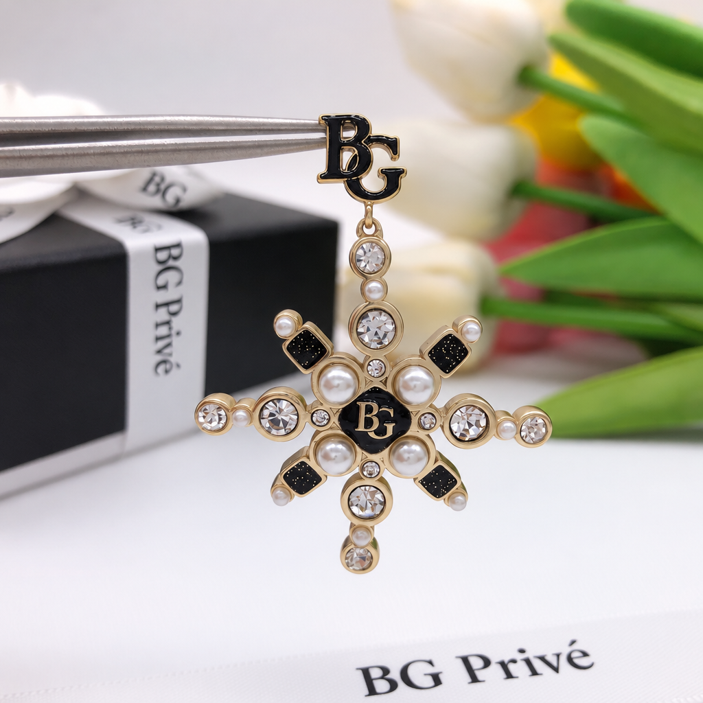 B19B Snowflake Dangle Pierced Earrings