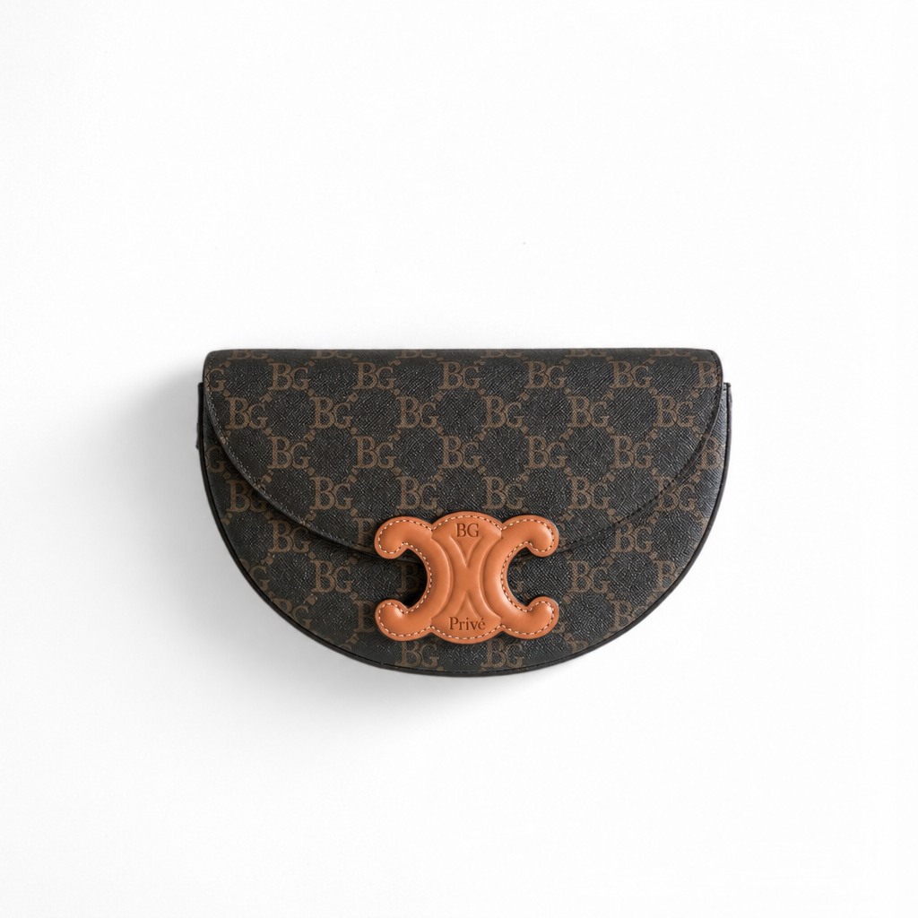 Besace Cuir Triomphe Shoulder Bag in Tan