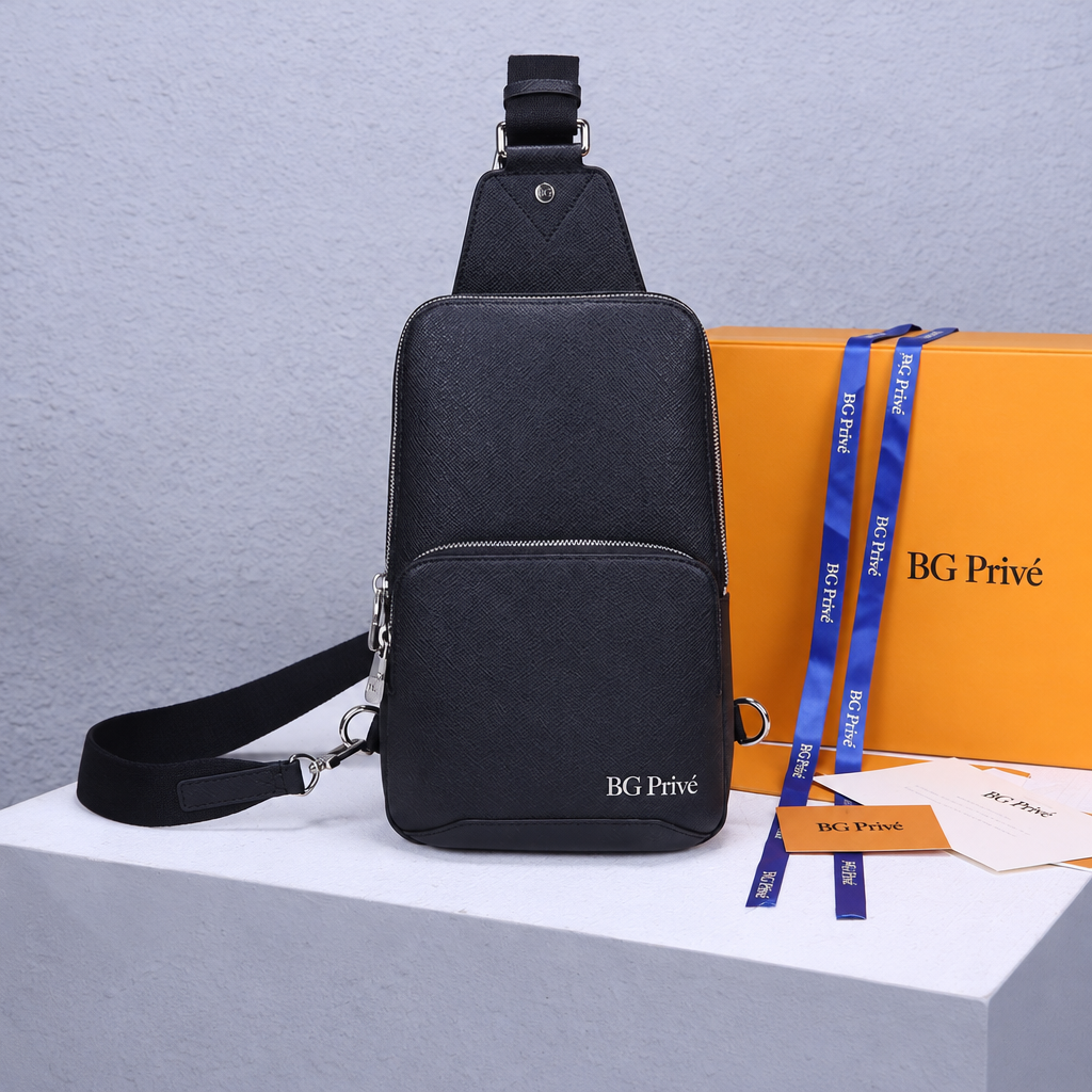 Avenue Bag in Black Taiga Leather