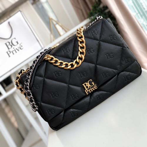 19 Maxi Handbag in Black Shiny Lambskin