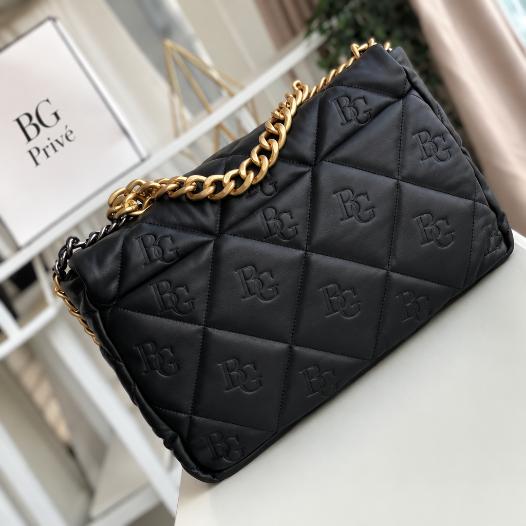 19 Maxi Handbag in Black Shiny Lambskin