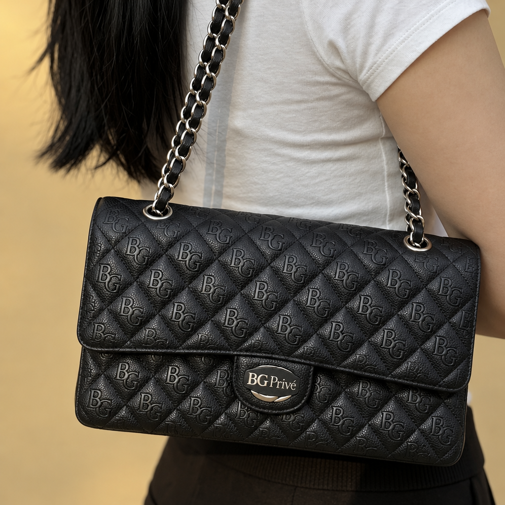 Classic Flap Medium 11.12 Handbag in Black Grained Leather